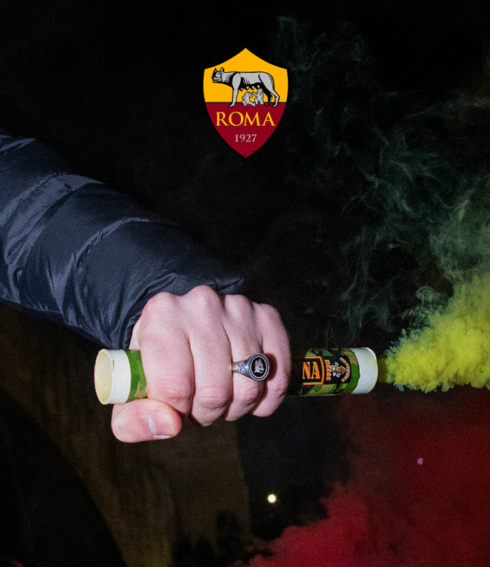 Nove25 X AS Roma | Orgoglio e passione scendono in campo per una collaborazione tutta italiana, una capsule collection di gioielli in Argento Sterling 925 unica che celebra le imprese di un Club storico e le omaggia con lo stile e la cura del dettaglio Made in Italy.